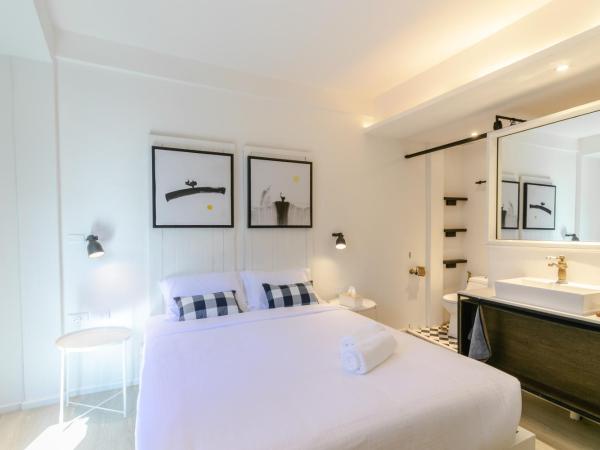 UHU Bangkok : photo 7 de la chambre chambre double deluxe avec balcon