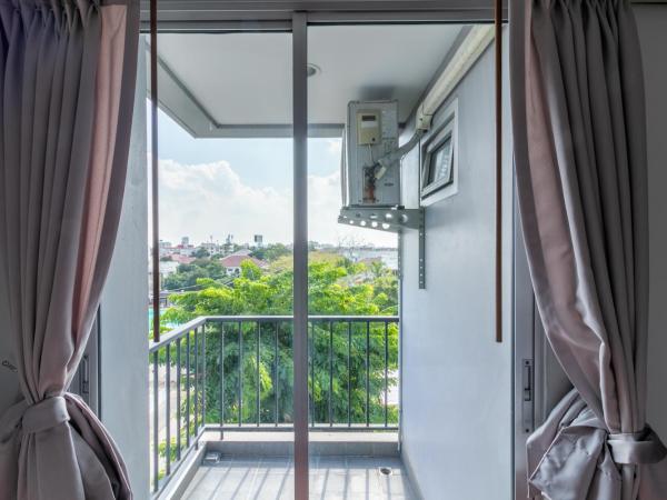 Resortel Lat Phrao 91 : photo 4 de la chambre appartement avec balcon