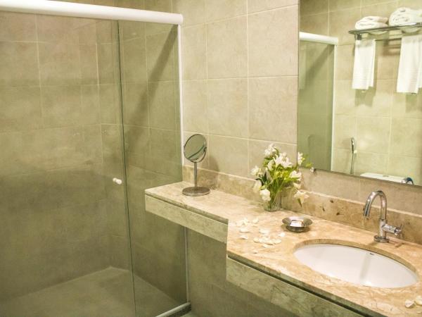 Farol de Itapuã Praia Hotel : photo 1 de la chambre chambre quadruple supérieure