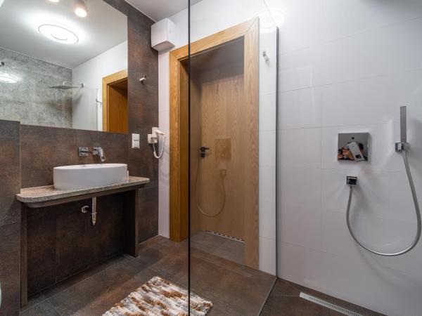 Serce Tatr Residence Zakopane - blisko Krupówek : photo 9 de la chambre chambre double supérieure avec terrasse