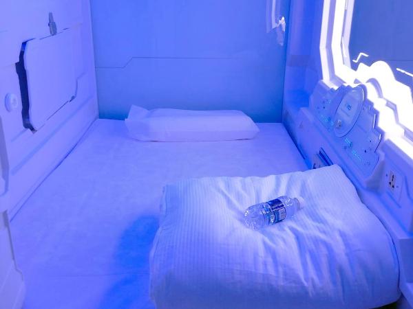 izZzleep Aeropuerto Terminal 2 : photo 8 de la chambre chambre simple standard