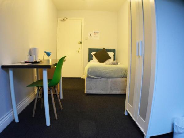 Queens Guesthouse Manchester : photo 9 de la chambre chambre simple