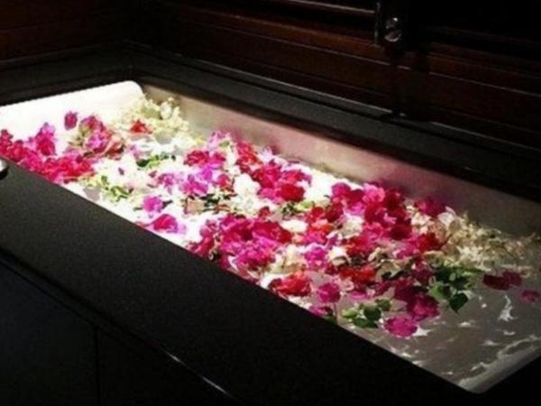 Palermo Stay Centro 120 Rodionoff & Eleganza e Facilità di Accesso a Aeroporto e Spiaggia Mondello : photo 10 de la chambre chambre lit king-size avec baignoire spa