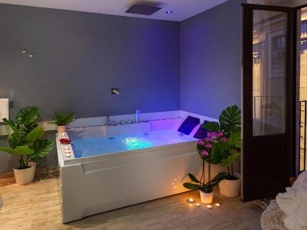 Duomo Luxury Suite Catania : photo 4 de la chambre suite deluxe avec baignoire spa
