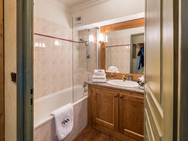 Résidences Village Montana by Les Etincelles : photo 4 de la chambre appartement 2 chambres avec canapé-lit