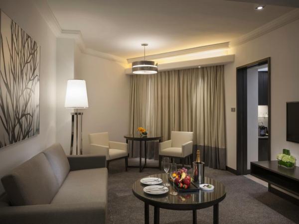 Gateway Hotel, Marco Polo : photo 2 de la chambre suite supérieure avec minibar gratuit