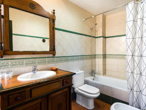 Hotel Plaza Nueva : photo 6 de la chambre chambre lits jumeaux avec lit d’appoint - 301