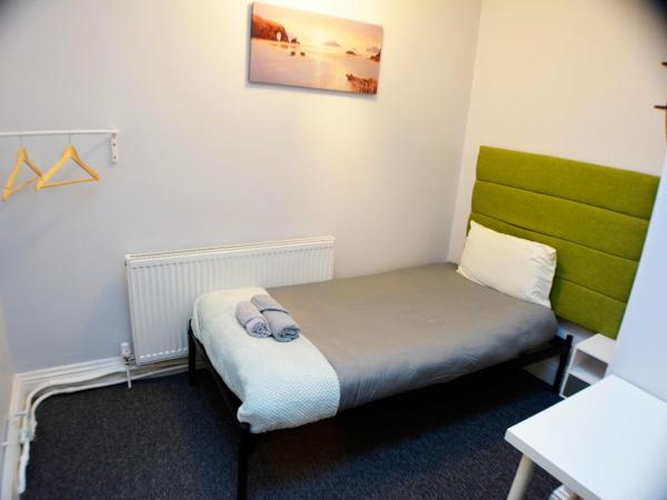 Gorton Mount Hotel Manchester : photo 10 de la chambre chambre simple Économique avec salle de bains commune