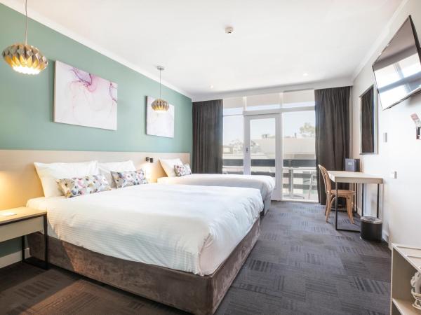 Nightcap at Watermark Glenelg : photo 2 de la chambre studio with queen and single bed