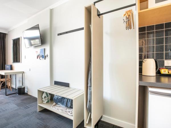 Nightcap at Watermark Glenelg : photo 6 de la chambre studio lit queen-size