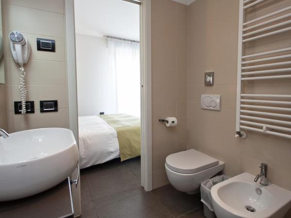 Hotel Adlon : photo 3 de la chambre chambre double ou lits jumeaux supérieure - vue sur mer