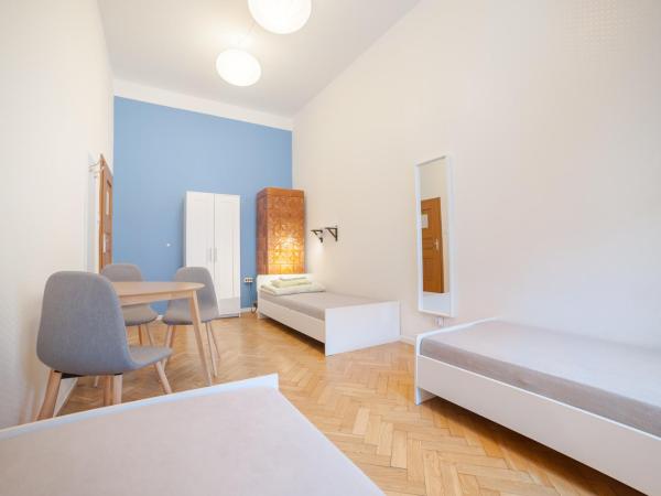 Dizzy Daisy Hostel : photo 6 de la chambre chambre triple avec salle de bains commune