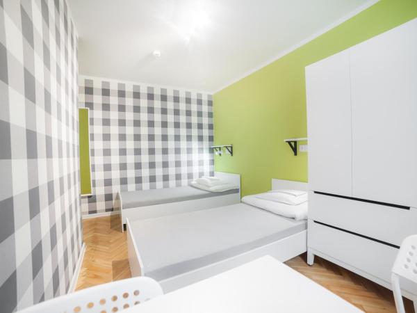 Dizzy Daisy Hostel : photo 3 de la chambre chambre lits jumeaux avec salle de bains commune