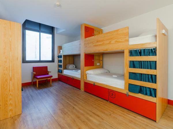 Ok Hostel Madrid : photo 2 de la chambre lit dans dortoir mixte de 4 lits