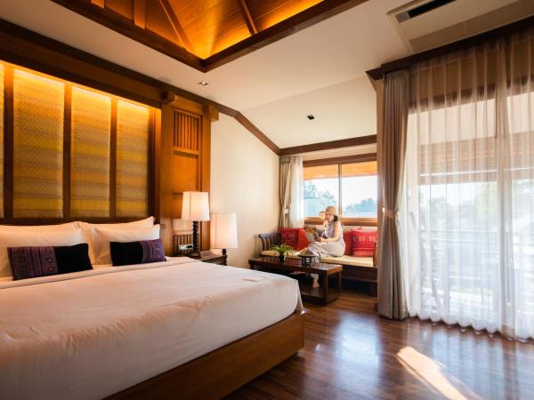 Phra Singh Village : photo 4 de la chambre hébergement de luxe avec balcon 