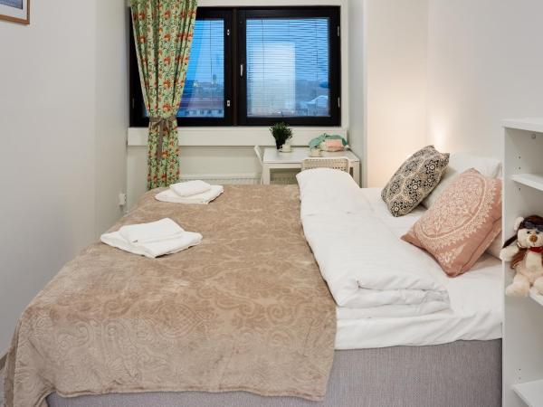 Inn Tourist Hostel : photo 5 de la chambre chambre double ou lits jumeaux avec vue - salle de bains commune