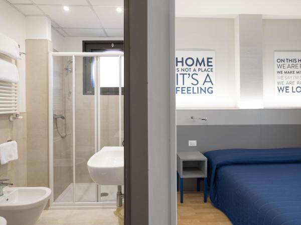 Hotel Martini : photo 4 de la chambre chambre double