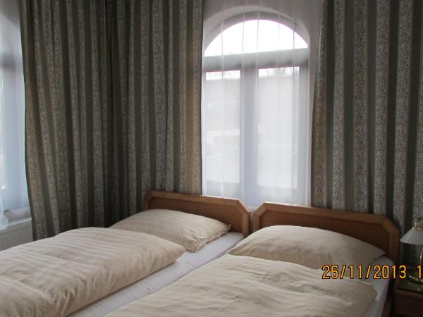 Villa Jinonice : photo 6 de la chambre chambre double ou lits jumeaux