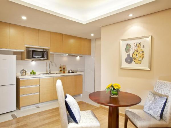 Regal Plaza Hotel & Residence : photo 4 de la chambre deluxe suite two bedrooms and one living room