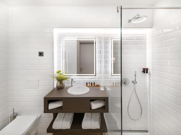 Hotel Vision Budapest by Continental Group : photo 2 de la chambre chambre double supérieure avec balconnet