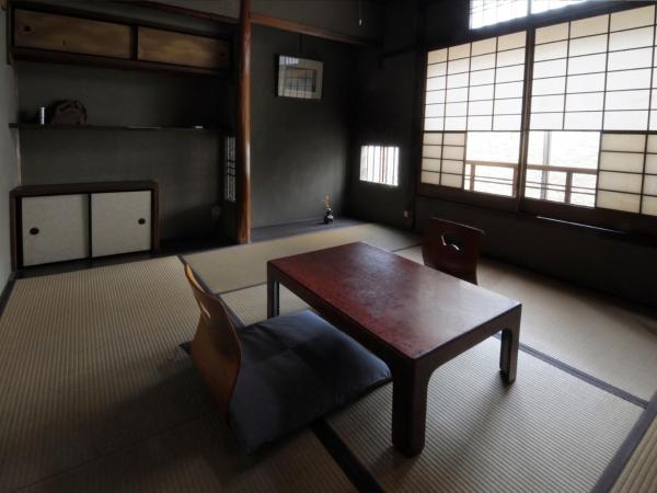 IZUYASU Traditional Kyoto Inn serving Kyoto cuisine : photo 1 de la chambre chambre lits jumeaux standard de style japonais - yui