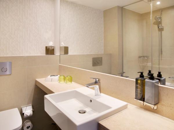 Holiday Inn Frankfurt Airport, an IHG Hotel : photo 2 de la chambre chambre lit king-size premium