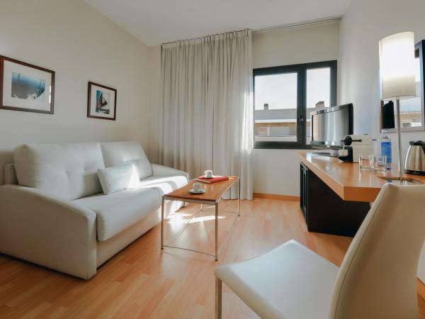 Hesperia Barcelona Del Mar : photo 1 de la chambre suite junior