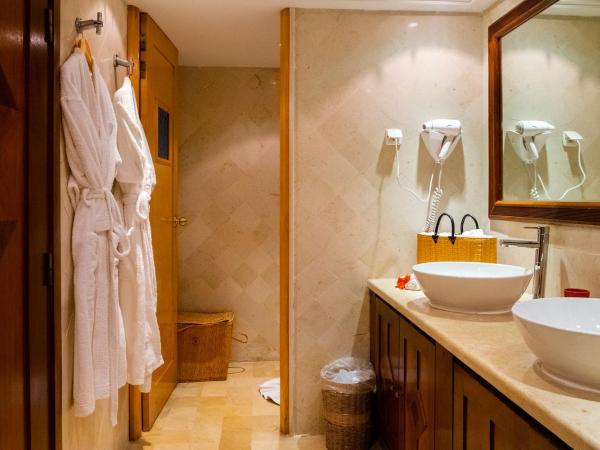 The Orangers Beach Resort and Bungalows All Inclusive : photo 8 de la chambre suite deluxe - vue sur mer