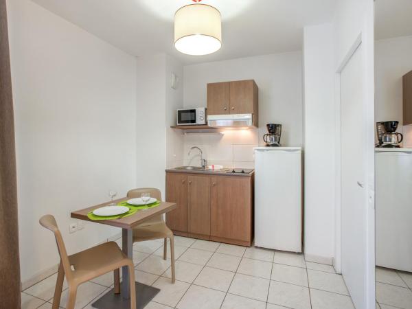 Appart'City Classic Annemasse Centre - Pays de Genève : photo 5 de la chambre appartement supérieur