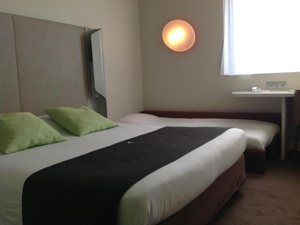 Campanile Carcassonne Est - La Cité : photo 2 de la chambre chambre triple supérieure - 1 lit double + 1 lit simple