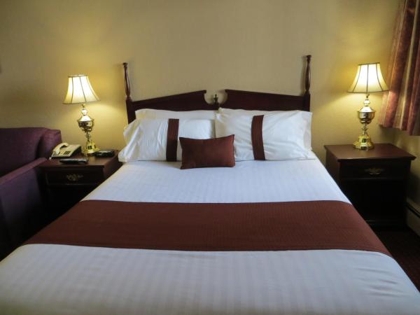 Howard Johnson by Wyndham Red Deer : photo 4 de la chambre chambre lit queen-size deluxe - non-fumeurs