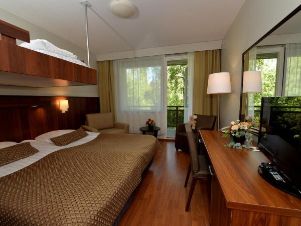 Spa Hotel Rauhalahti : photo 1 de la chambre family room including spa access