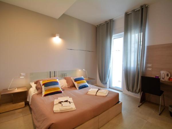 Graffiti : photo 4 de la chambre chambre double avec balcon - vue sur ville