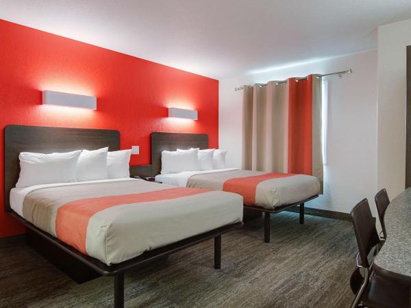 Motel 6-Saskatoon, SK : photo 1 de la chambre chambre quadruple - non-fumeurs