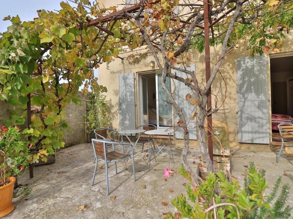 Mas des Tourterelles : photo 1 de la chambre chambre lits jumeaux avec terrasse