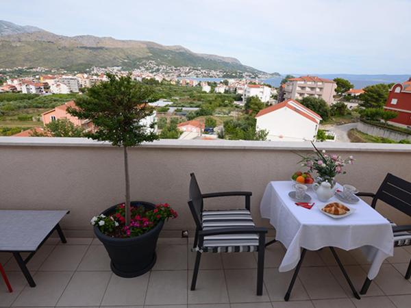 Rooms Margarita : photo 1 de la chambre chambre double ou lits jumeaux avec balcon - vue sur mer