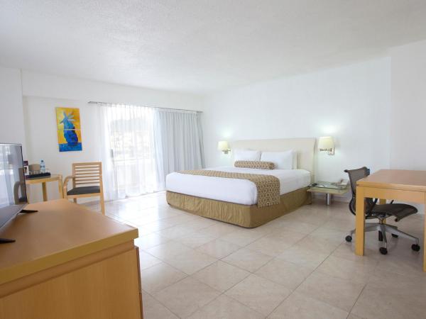 HS HOTSSON Hotel Acapulco : photo 3 de la chambre chambre lit king-size - vue sur mer