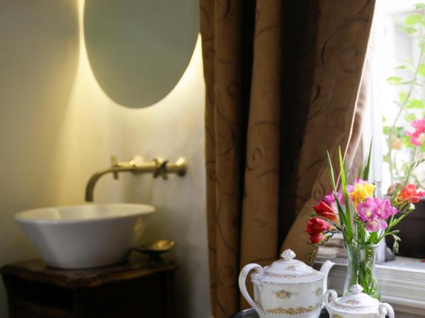 Casa Turin : photo 10 de la chambre chambre double standard avec salle de bains commune