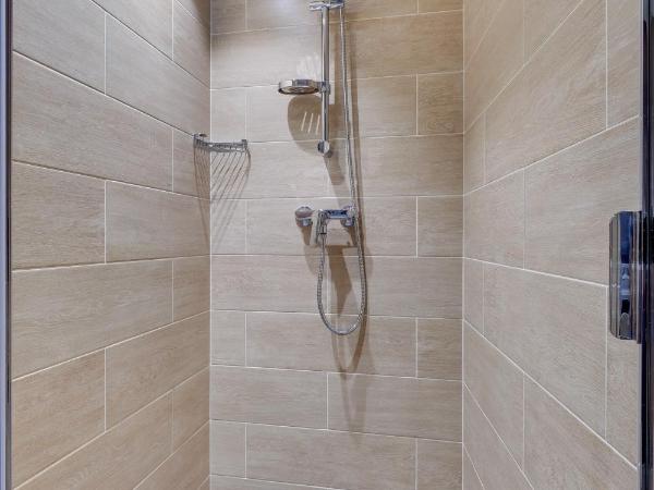 Hôtel Lucien & Marinette : photo 8 de la chambre chambre triple supérieure