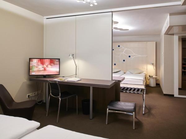 Continental Park : photo 1 de la chambre chambre familiale design