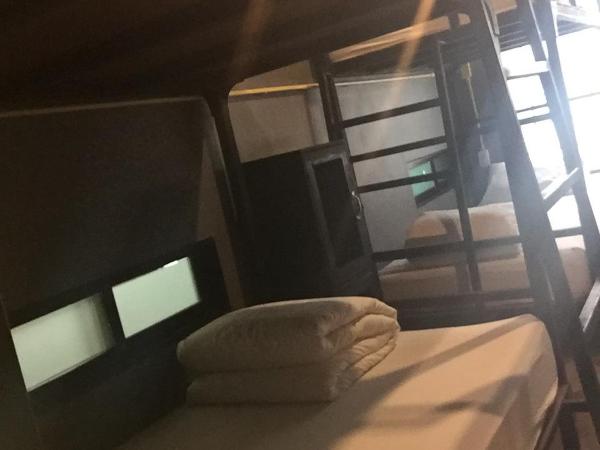 248 STREET HOSTEL : photo 5 de la chambre lit dans dortoir mixte de 8 lits