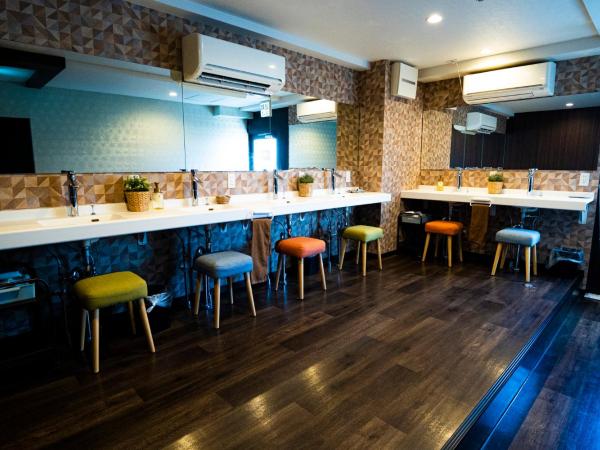 R Hostel Namba south : photo 4 de la chambre two bunk beds in 22-bed mixed dormitory room