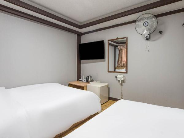 Keumkang Motel : photo 3 de la chambre chambre triple avec douche