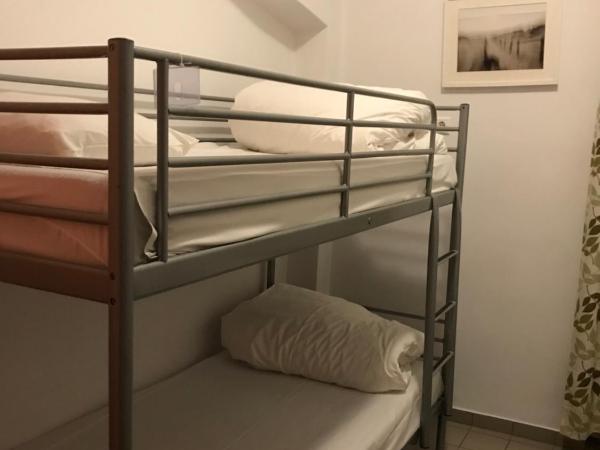 Safestay Athens Monastiraki : photo 4 de la chambre bunk twin room ensuite