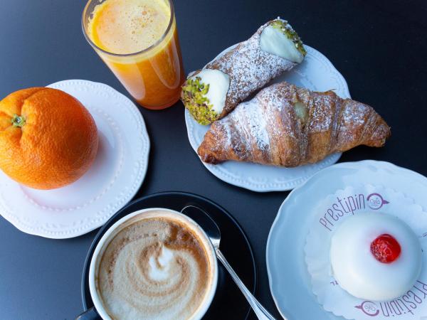 Duomo Luxury Suite Catania : photo 8 de la chambre suite deluxe avec baignoire spa