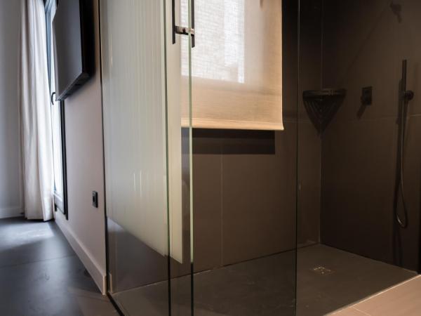 Welldone Quality - Crystal pool : photo 4 de la chambre chambre double supérieure