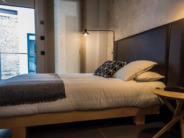 Welldone Quality - Crystal pool : photo 1 de la chambre chambre double standard