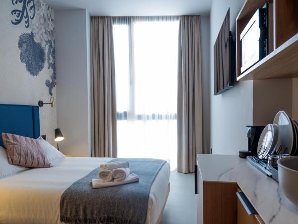 Welldone Quality - Crystal pool : photo 5 de la chambre chambre double deluxe