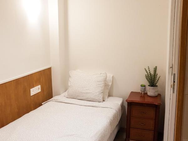 Waves Guesthouse : photo 1 de la chambre chambre simple avec salle de bains privative