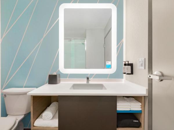 avid hotels - Orlando International Airport, an IHG Hotel : photo 3 de la chambre chambre lit king-size standard